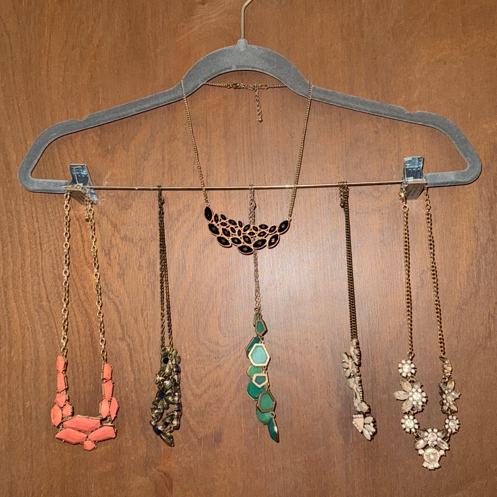 Assorted statement necklaces (7) ✨